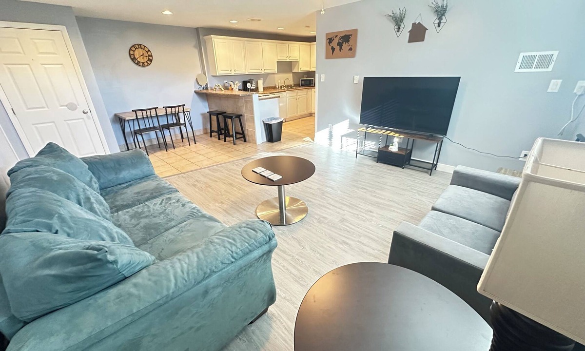 Franklin Apartment | 5 Cozy Abode - with washer and drier