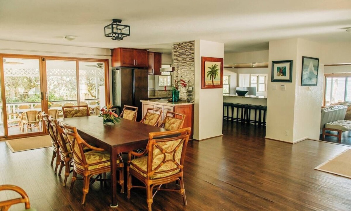 Punaluu House | Beachfront Luxurious Hawaiian Oasis