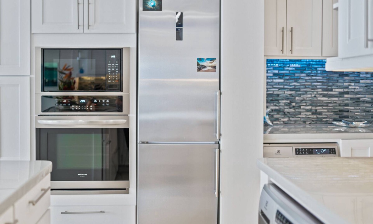Maalaea Condo | DIRECT OCEANFRONT LUXURY ON THE SOUTH SIDE! ROMANTIC AND PEACEFUL!