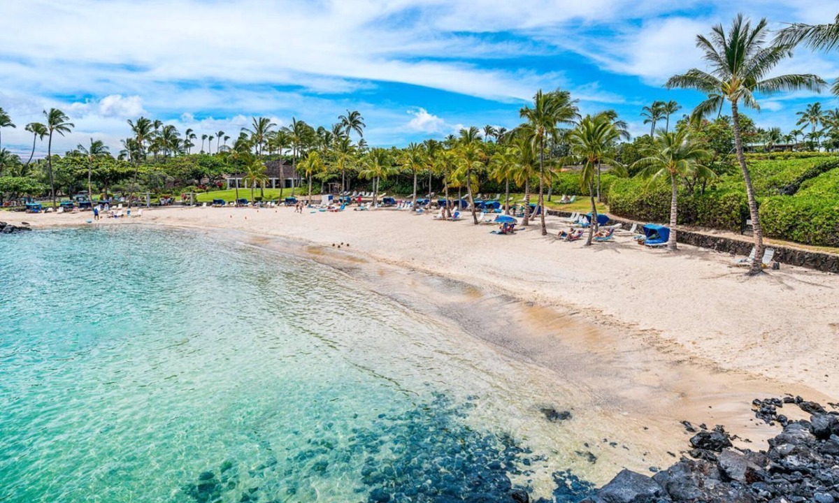Kamuela House | Family-friendly & Romantic Getaway - Beach Club Access- Vrkcv