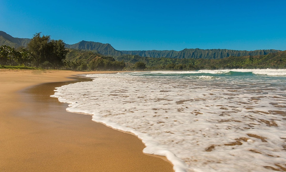 Hanalei House | Hale Hoku 5 Bedroom Home by RedAwning