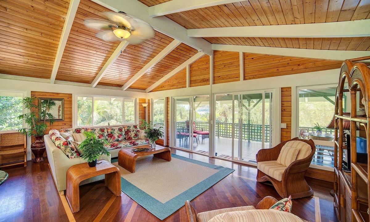 Keaau House | Hale Ki'i Maka Manu 4 Bedroom Home by RedAwning