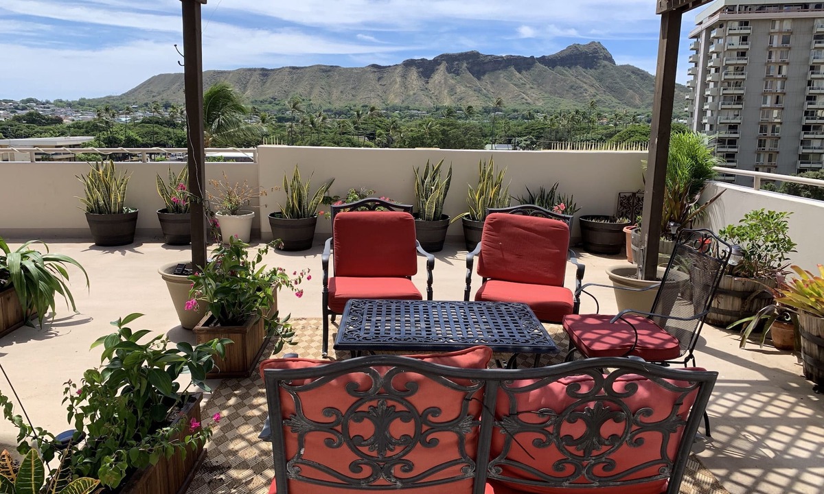 Waikiki Condo | Huge, private lanai with panoramic view of Diamondhead