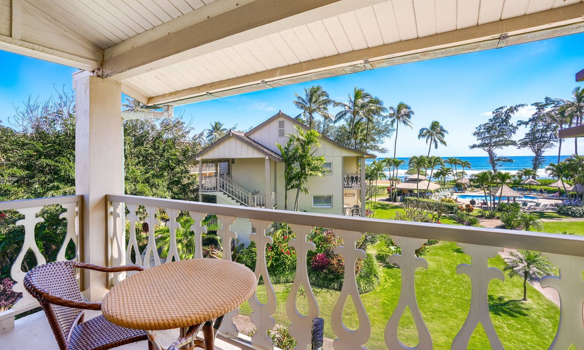 Wailua Apartment | Islander on the Beach 309 Oceanview Top Floor Corner Studio with AC