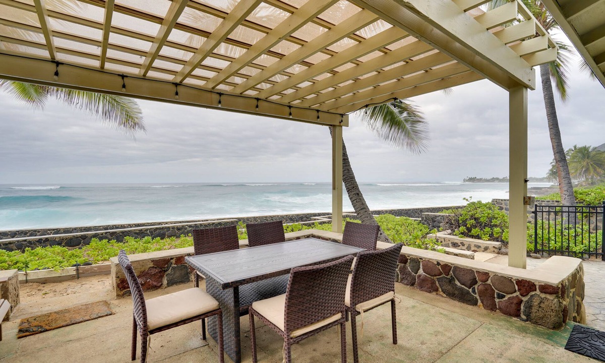 Makaha House | 'Lava Rock Beach House' in Waianae w/ Private Pool