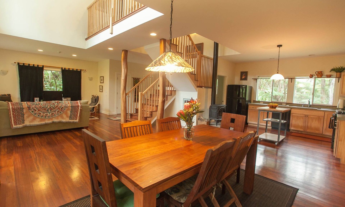 Volcano House | Lovely home with hot tub near Volcano National Park