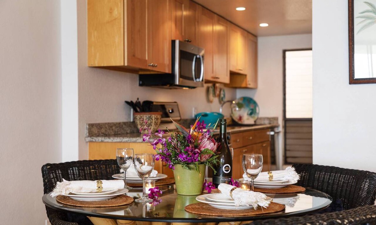 Maalaea Condo | Ocean front 2-bedroom condo in fantastic Wailuku with cool AC