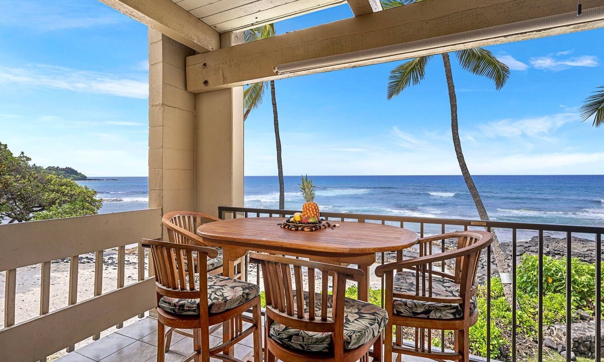 Kailua-Kona Condo | Ocean Front - Watch Dolphins From the Lanai - Wi-fi - Next to Beach- Vrkcv