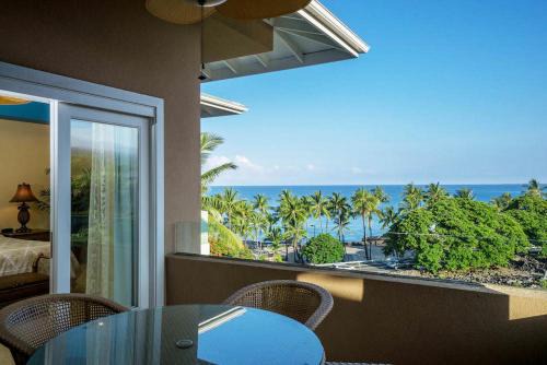 Kahaluu Bay House | Ocean View Villa at Kahaluu Beach