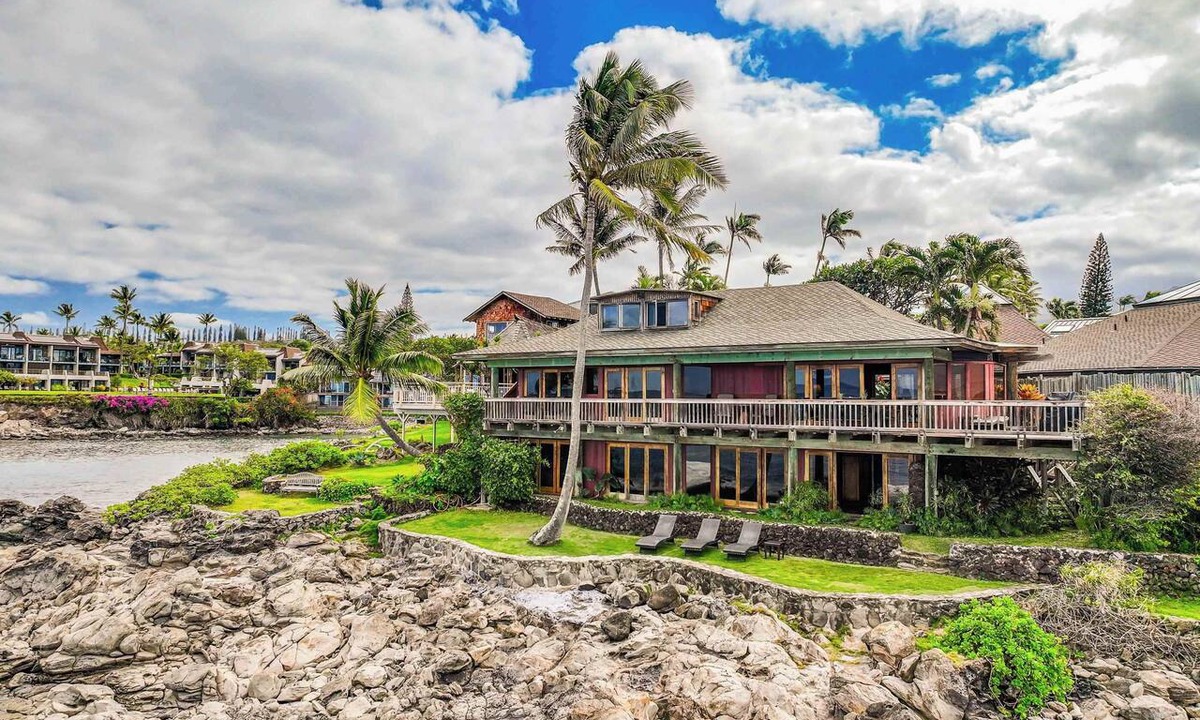 Napili Villa | Oceanfront Villa Turtle Cove Villa, Napili. Spectacular views. 5BR Sleeps 10 A/C