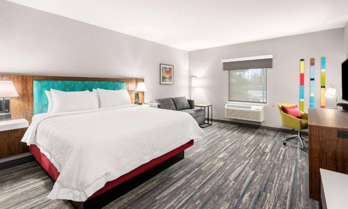 Tigard Hotel | Pet-Friendly Portland Stay with Free Breakfast, Free Parking, and Indoor Pool!
