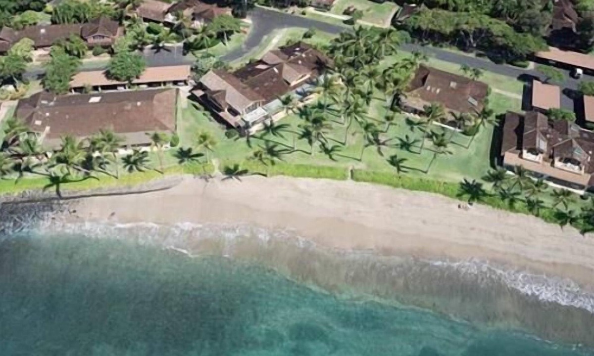 Historic Lahaina Front Street House | Puamana 2-Bed with beach access, 2 pools, tennis & pickleball.