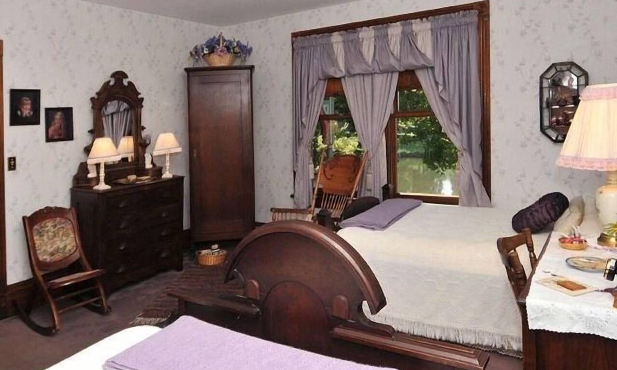 Clearfield Bed & Breakfast | Victorian Loft B & B