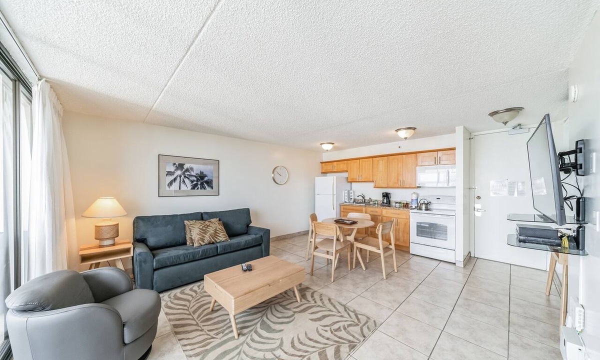 Waikiki Condo | Waikiki Banyan Condo With Panoramic 37th Floor Ocean Views