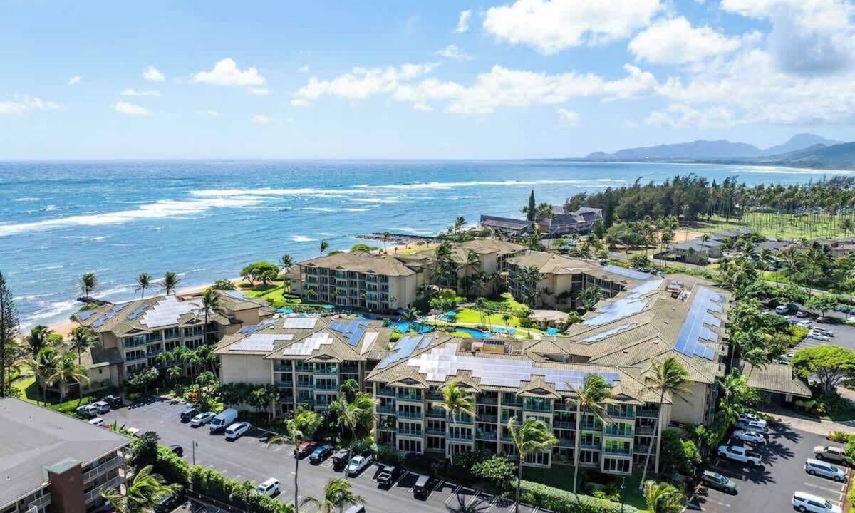 Wailua Condo | Waipouli Beach Resort D402 - Modern Top Floor Ocean View Suite in Kapaa with AC!