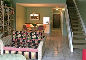 2 bdr, 2.5 bath, Townhouse Style Condo, Common Pool & Jacuzzi in Avalon