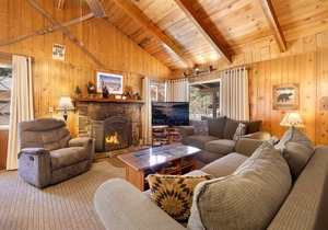 80 m² Cabin ∙ 2 bedrooms ∙ 4 guests in Big Bear Lake
