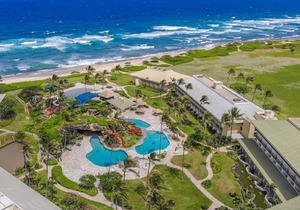 Beautiful Oceanfront Resort With Walk Out room to the 4 Resort Pools and Beach