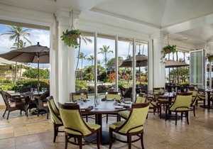 Beautiful Oceanfront Resort With Walk Out room to the 4 Resort Pools and Beach