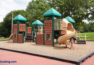 Circle M Camping Resort Loft Park Model 18 in Lancaster