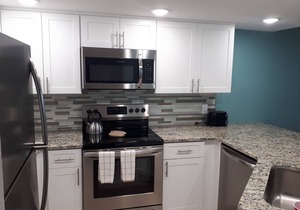 Comfortable 2 bedroom right on the beach in Indian Harbour Beach
