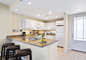 🏖️Kona Townhome w/Ocean Views, Central A/C, Pool + Hot Tub in Kailua Kona