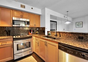 Pool View! 2/2 Condo | Yacht Club at Aventura in Aventura