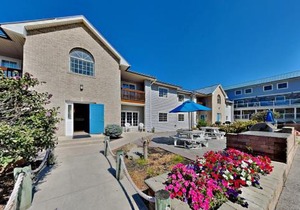 Put-in-Bay Poolview Condo #8 in Put-in-Bay