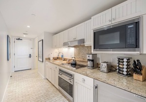 SUMMER REDUCED! Villa 302, King bed, Penthouse Lvl Ocean View Turtle Bay in Kahuku