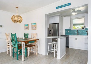 Walk to The Beach - Coastal House on St Pete Beach in St. Pete Beach