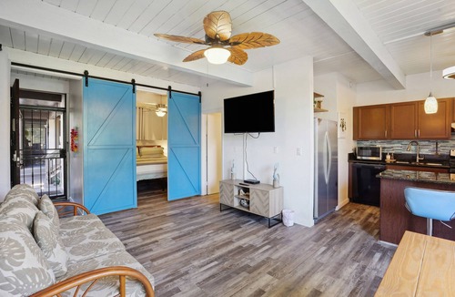 Historic Kailua Village Condo | < 1 Mi to Beach + Town! Airy Kailua-Kona Condo
