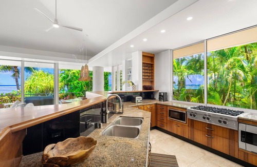 Kilauea House | Anini Beachfront Paradise~HotTub~Game Room~AC