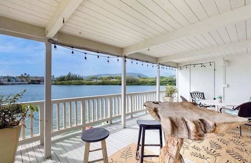 Portlock Condo | August Special! Waterfront Hawaii Kai Gem with Crater Views & Pool by the Beach