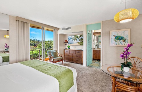 Kaanapali Condo | Beachfront resort! Upgraded studio with a king bed