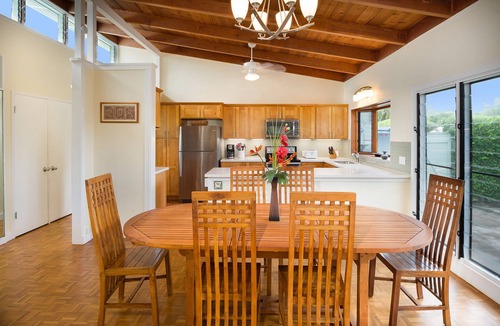 Kailua House | Beachside Kailua AC - DATES AVAIL incl Christmas! Min Stay 7 Nights-CONTACT HOST