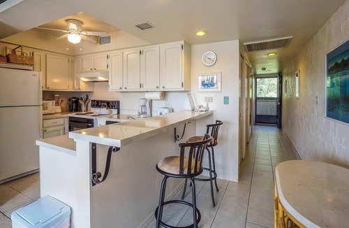 Kailua-Kona Condo | Casa De Emdeko Condo w/Pool A/C & Ocean Views