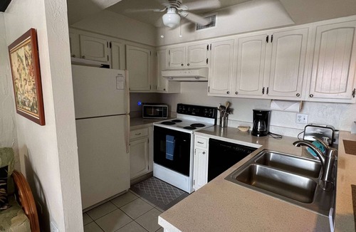 Kailua-Kona Condo | Casa De Emdeko Condo w/Pool A/C & Ocean Views