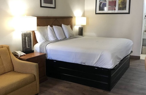 Bertram Hotel | Cedar Creek Inn