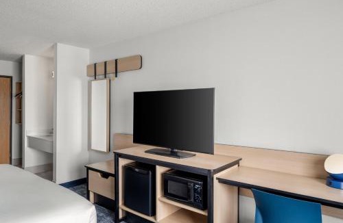 Freeport Hotel | City Express By Marriott- Freeport