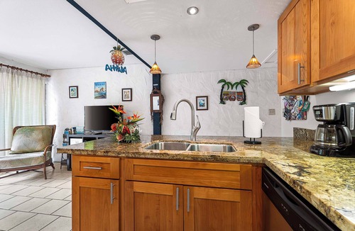 Kailua-Kona Condo | Close to Complex Amenities - Ground Floor - Nice Unit - Vrkcv