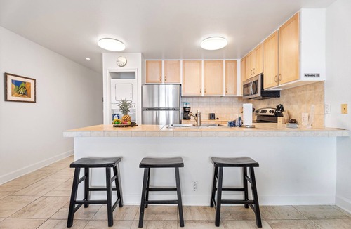 Kailua-Kona Condo | Direct Ocean Front - Upgraded Unit - Free Concierge - Vrkcv