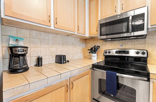 Kailua-Kona Condo | Direct Ocean Front - Upgraded Unit - Free Concierge - Vrkcv