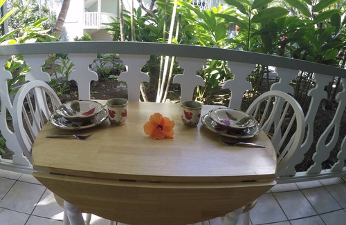 Historic Kailua Village Apartment | Experience historic charm near Kailua Pier - Walk to restaurants, shops,AC,Wifi