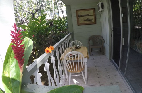Historic Kailua Village Apartment | Experience historic charm near Kailua Pier - Walk to restaurants, shops,AC,Wifi