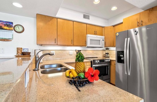 Kailua-Kona Condo | Fabulous Ocean View - Sunset - Lanai Dining - Beautifully Upgraded - Vrkcv