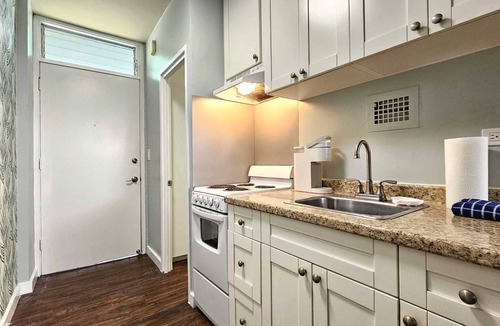 Waikiki Apartment | Furnished monthly rental Waikiki Neighborhood 403