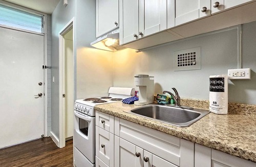 Waikiki Apartment | Furnished monthly rental Waikiki Neighborhood 305