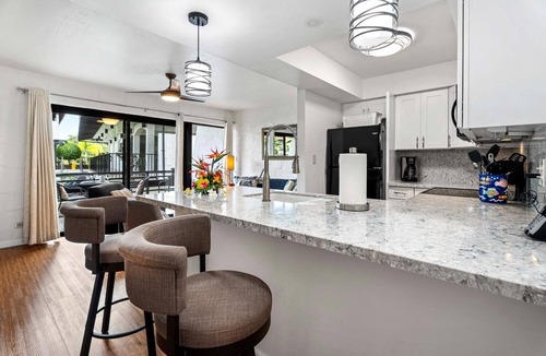 Kailua-Kona Condo | Great Location - Close to Ocean - Central AC - Vrkcv