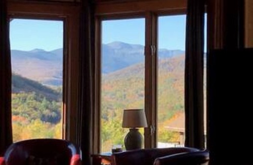 Jackson Condo | GREAT Views+ Location/5 min to Story Land, 3 Bedrms/Pickleball/AC + ski.