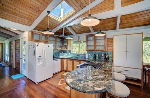 Keaau House | Hale Ki'i Maka Manu 4 Bedroom Home by RedAwning
